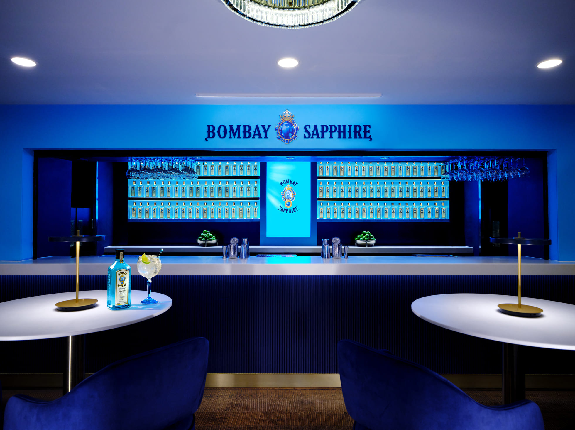 BOMBAY SAPPHIRE Invites the Royal Albert Hall Guests To ‘Step into the Blue’ and Savour a Cocktail Moment