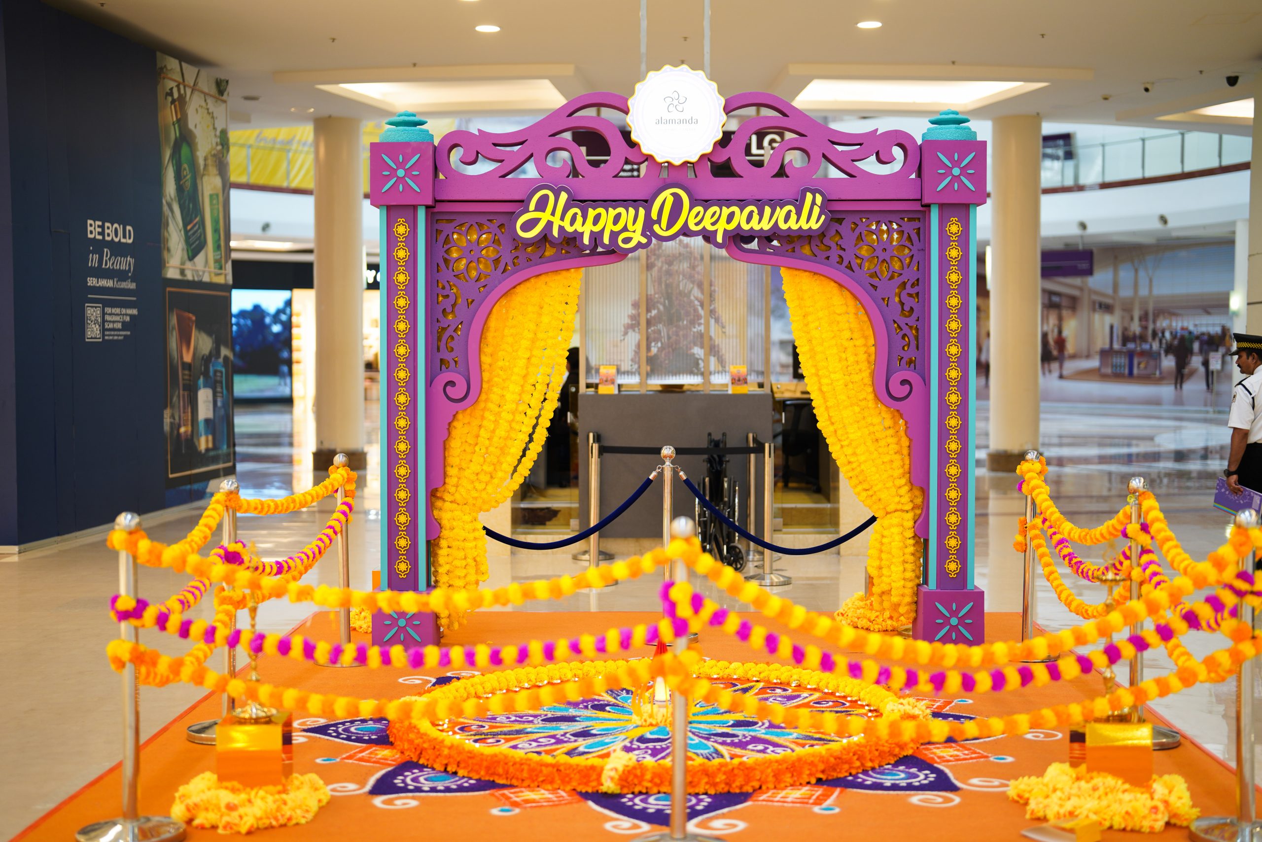 Suria Klcc Welcomes Visitors To The “Colours Of Deepavali” Celebration