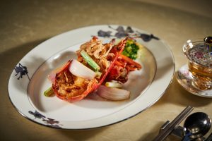 Fried lobster with selected three kinds of onions