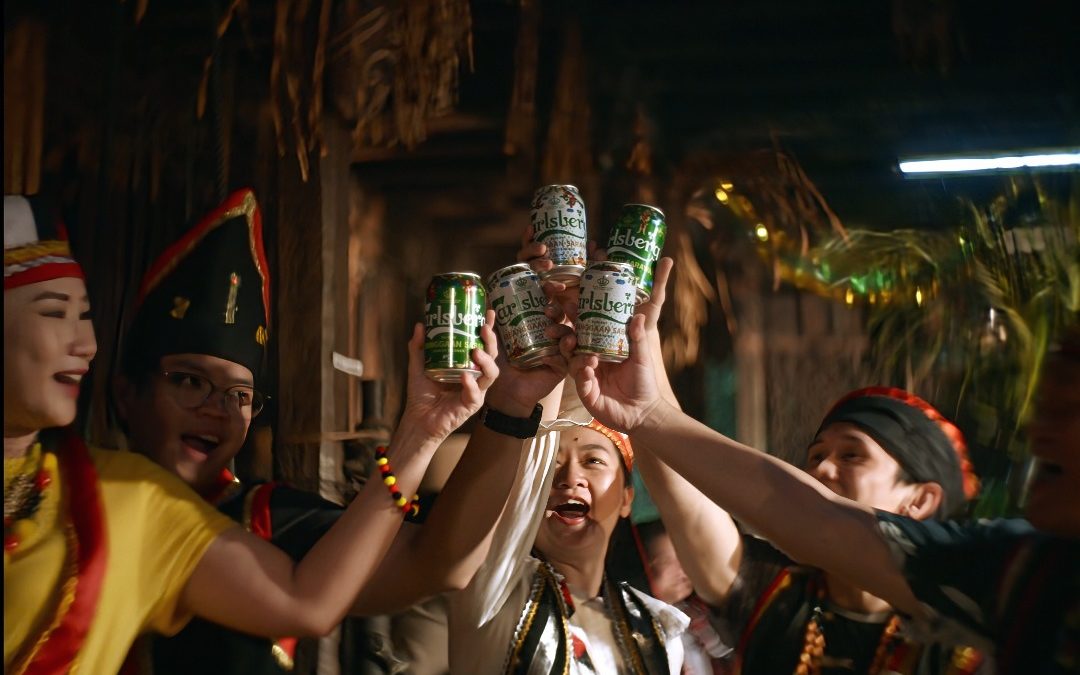 Carlsberg Unveils MesmeRICEsing Packaging with Four New Iconic Designs