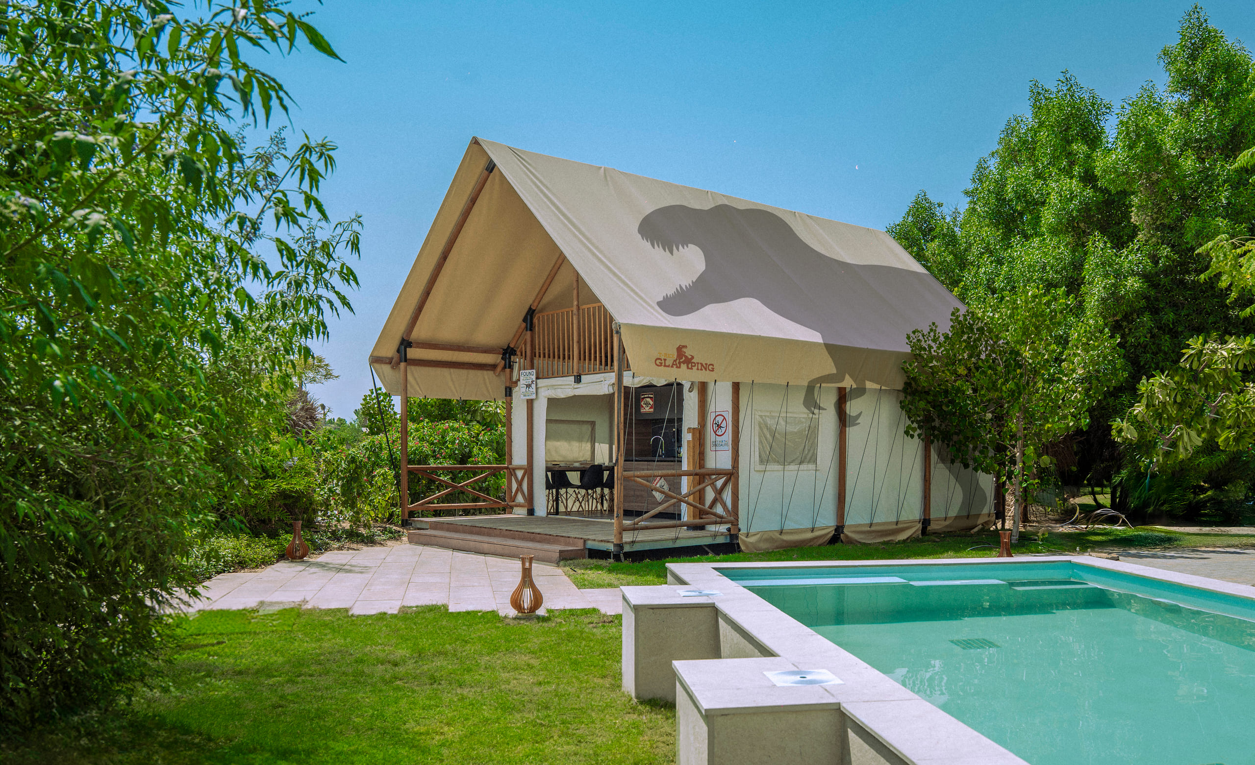 T-rex glamping Image (1)